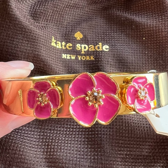 NWT Kate Spade Pink Flutter Floral Gold Bangle Bracelet - Picture 2 of 11